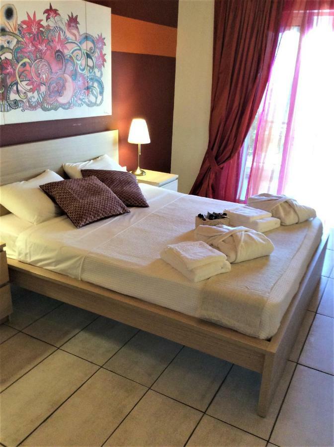 Villa "Eva" - Entire Beachfront Holiday Home - 4S Agia Marina  Экстерьер фото
